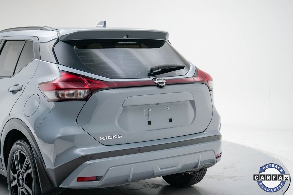 2022 Nissan Kicks SR photo 16