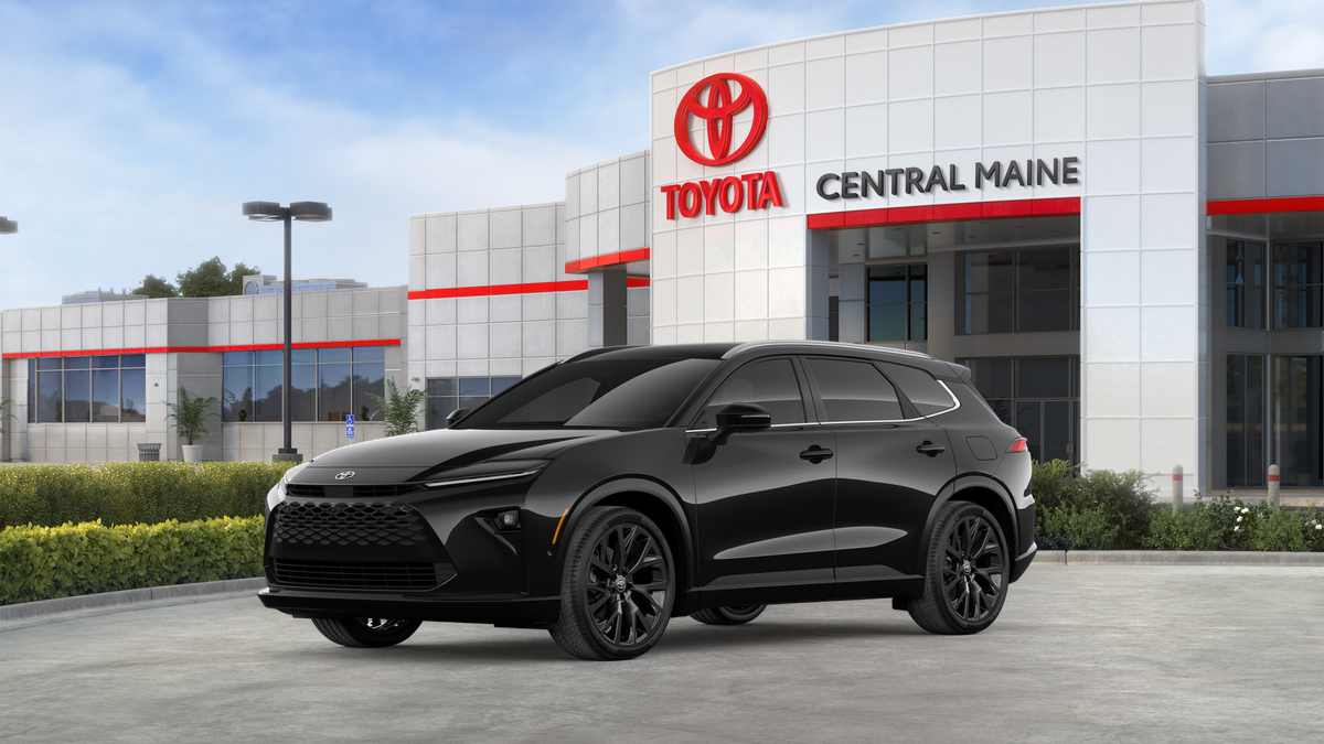 2025 Toyota Crown Signia Limited photo 2