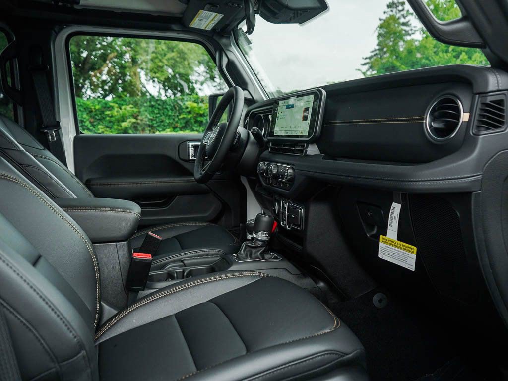 2025 Jeep Gladiator Sport photo 8