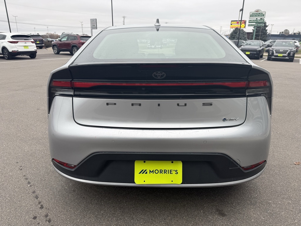2024 Toyota Prius LE Hybrid photo 3