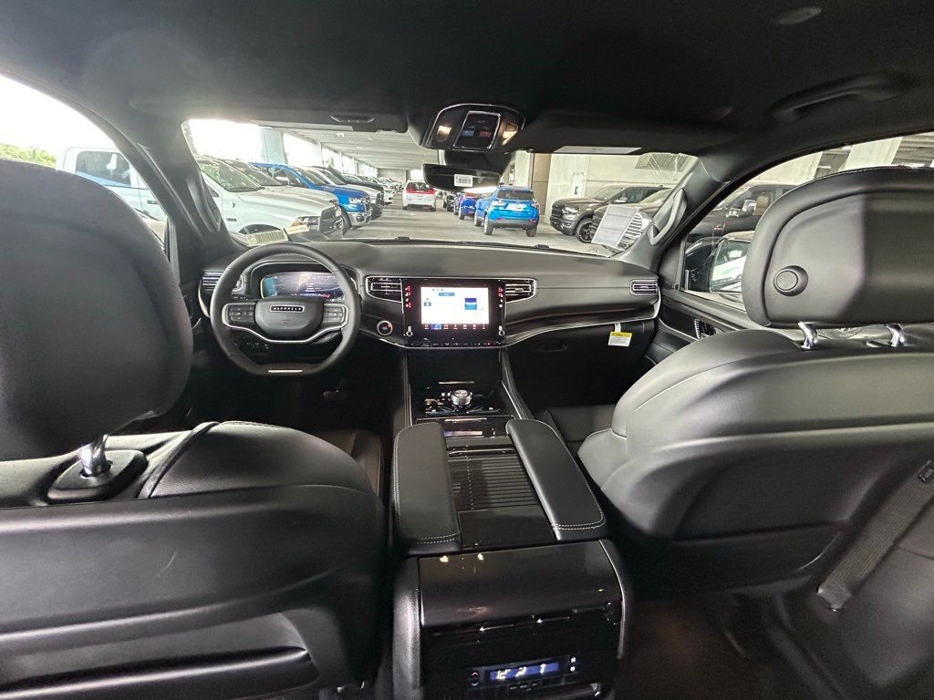 2024 Jeep Wagoneer Base photo 29