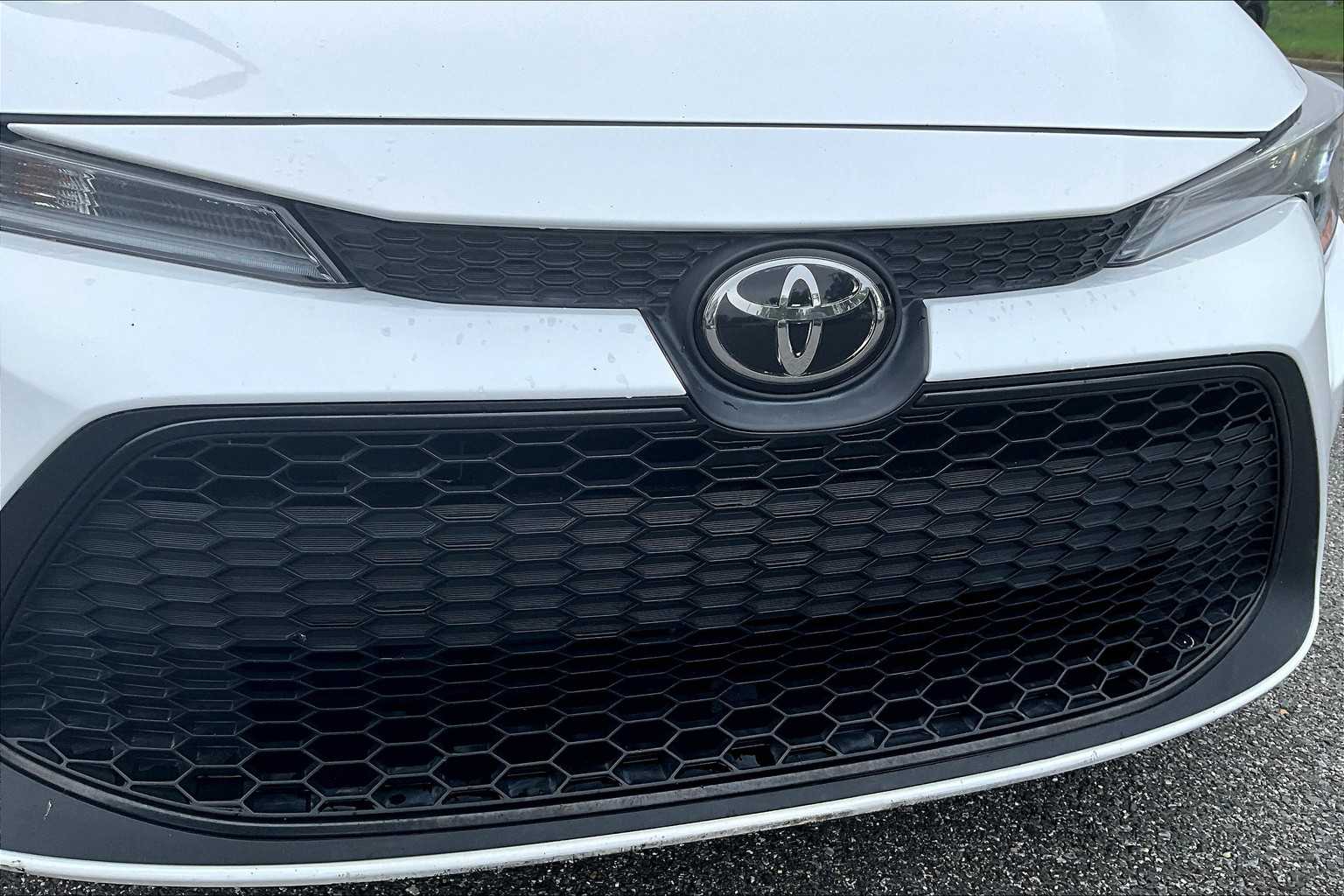 2022 Toyota Corolla LE photo 27