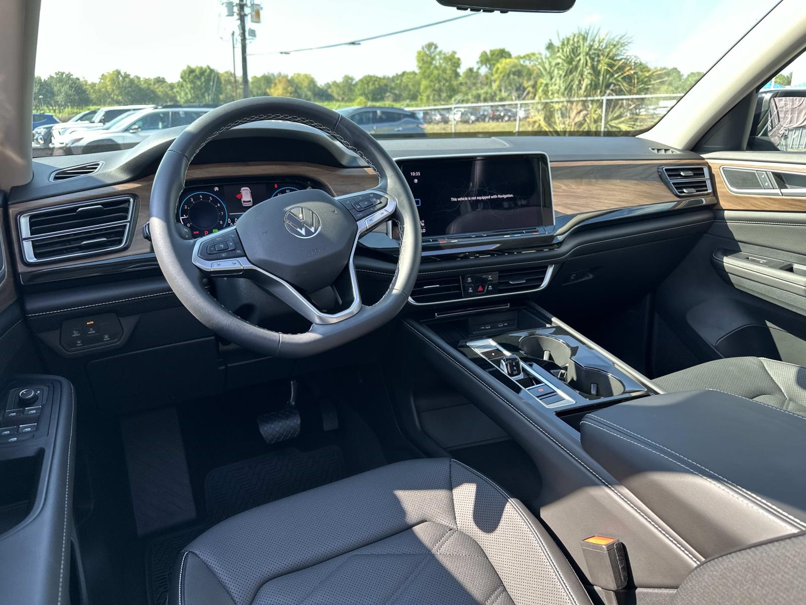 2025 Volkswagen Atlas SE Technology photo 10