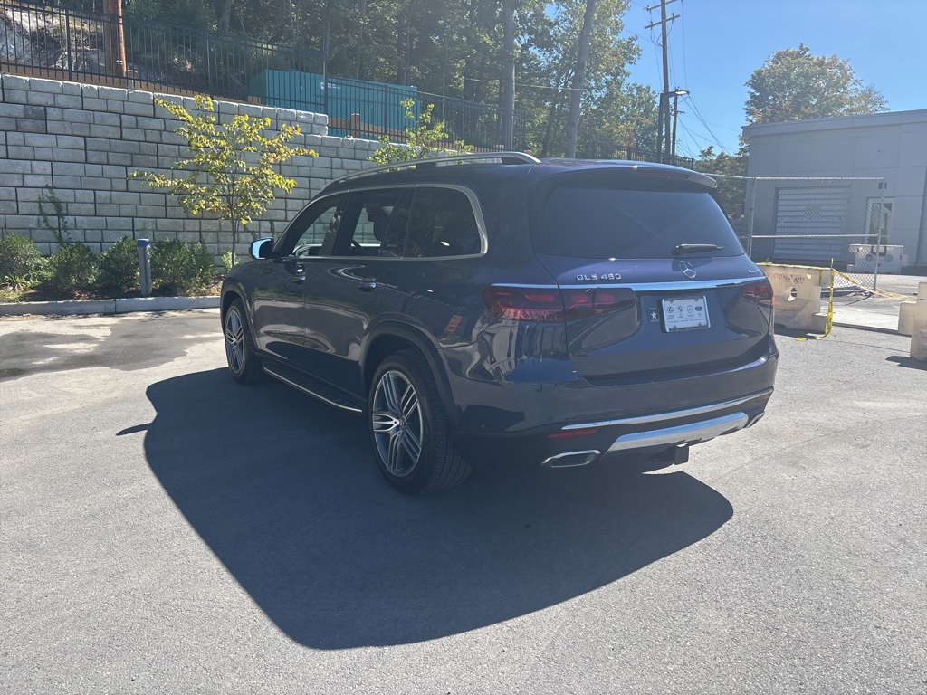 2025 Mercedes Benz GLS 450 4MATIC photo 4