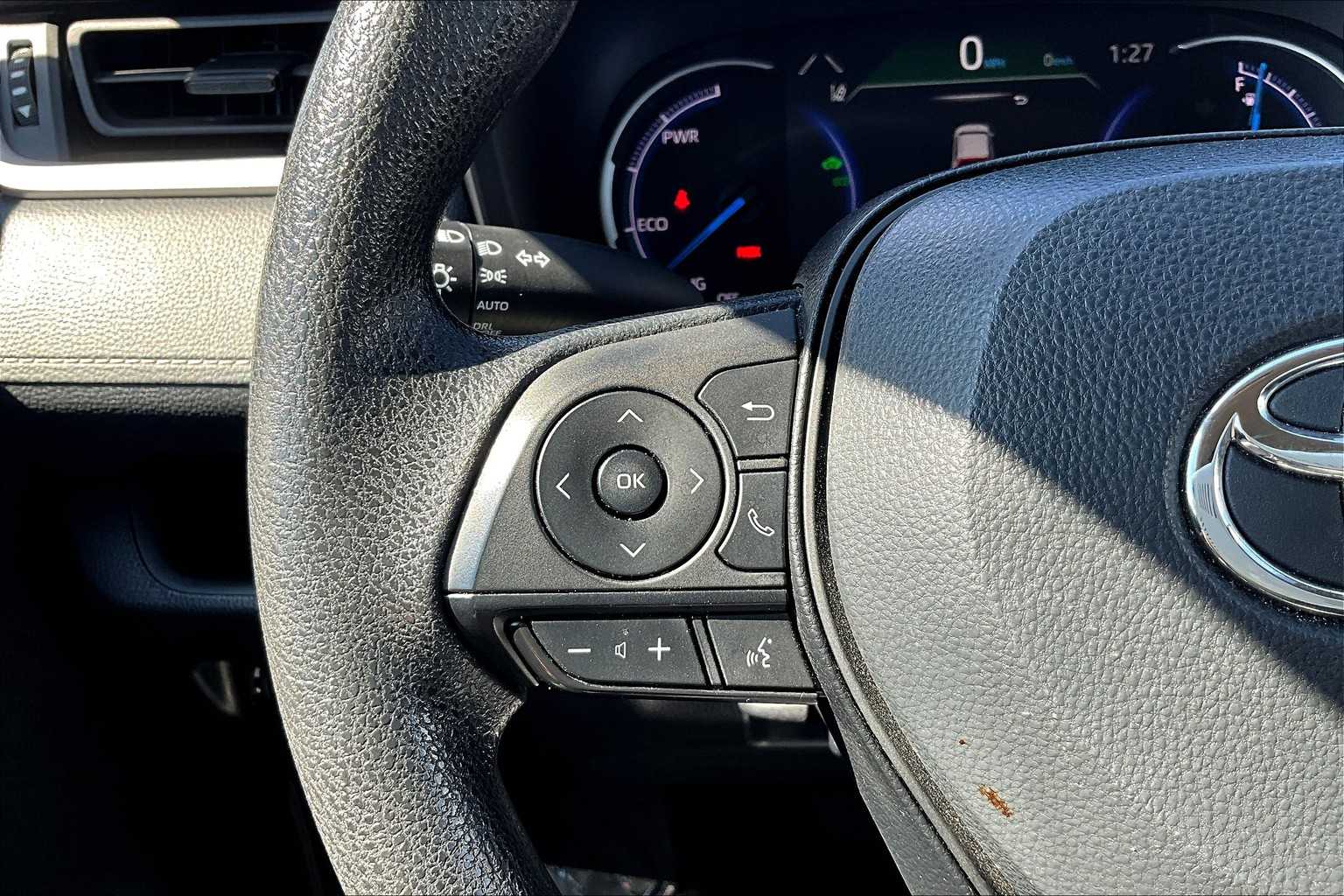 2024 Toyota RAV4 Hybrid XLE photo 21