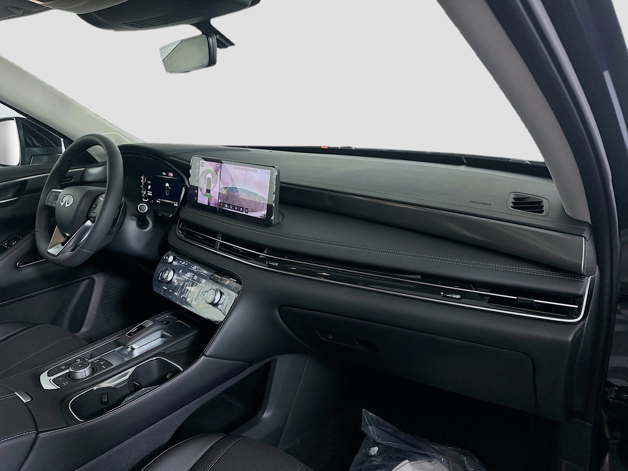 2026 Infiniti QX60 Luxe photo 24