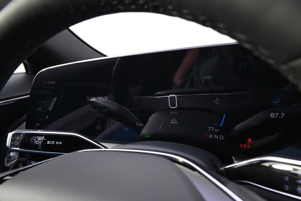 2025 Cadillac Lyriq Luxury photo 20