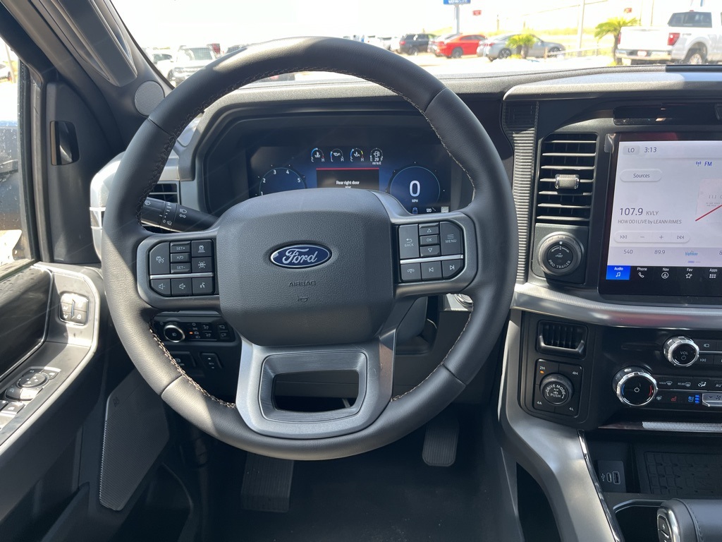 2025 Ford F-150 Lariat photo 9