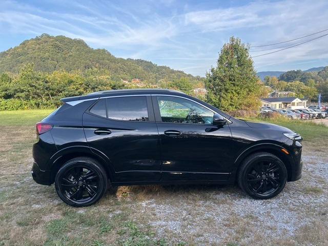 2024 Buick Encore GX Sport Touring photo 8