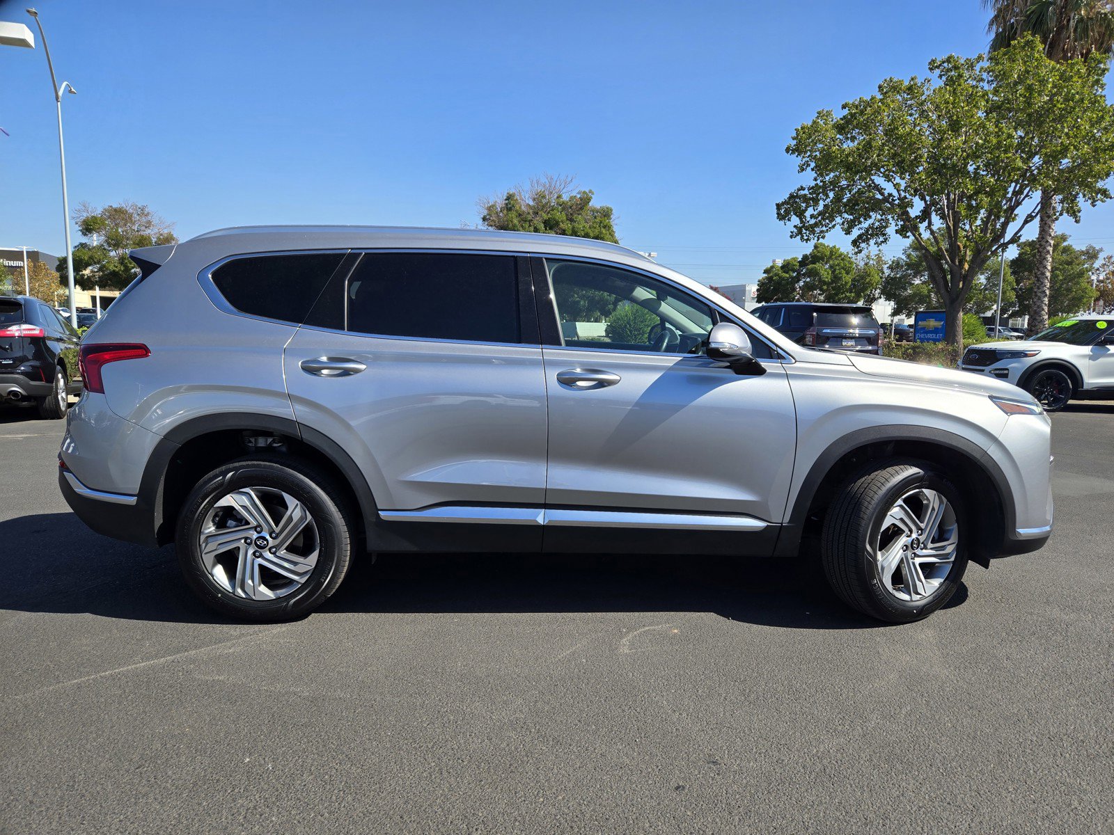 2022 Hyundai Santa Fe SEL photo 3