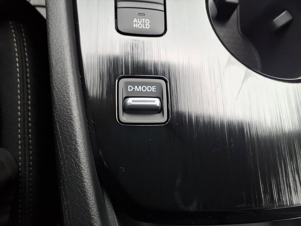 2026 Nissan Rogue SV photo 21