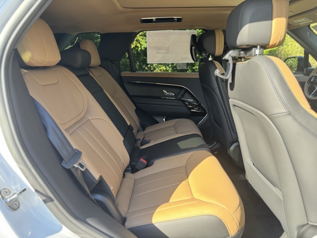 2025 Land Rover Range Rover Sport SE photo 18