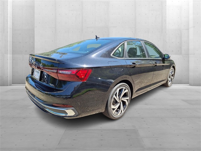 2025 Volkswagen Jetta 1.5T SEL photo 4