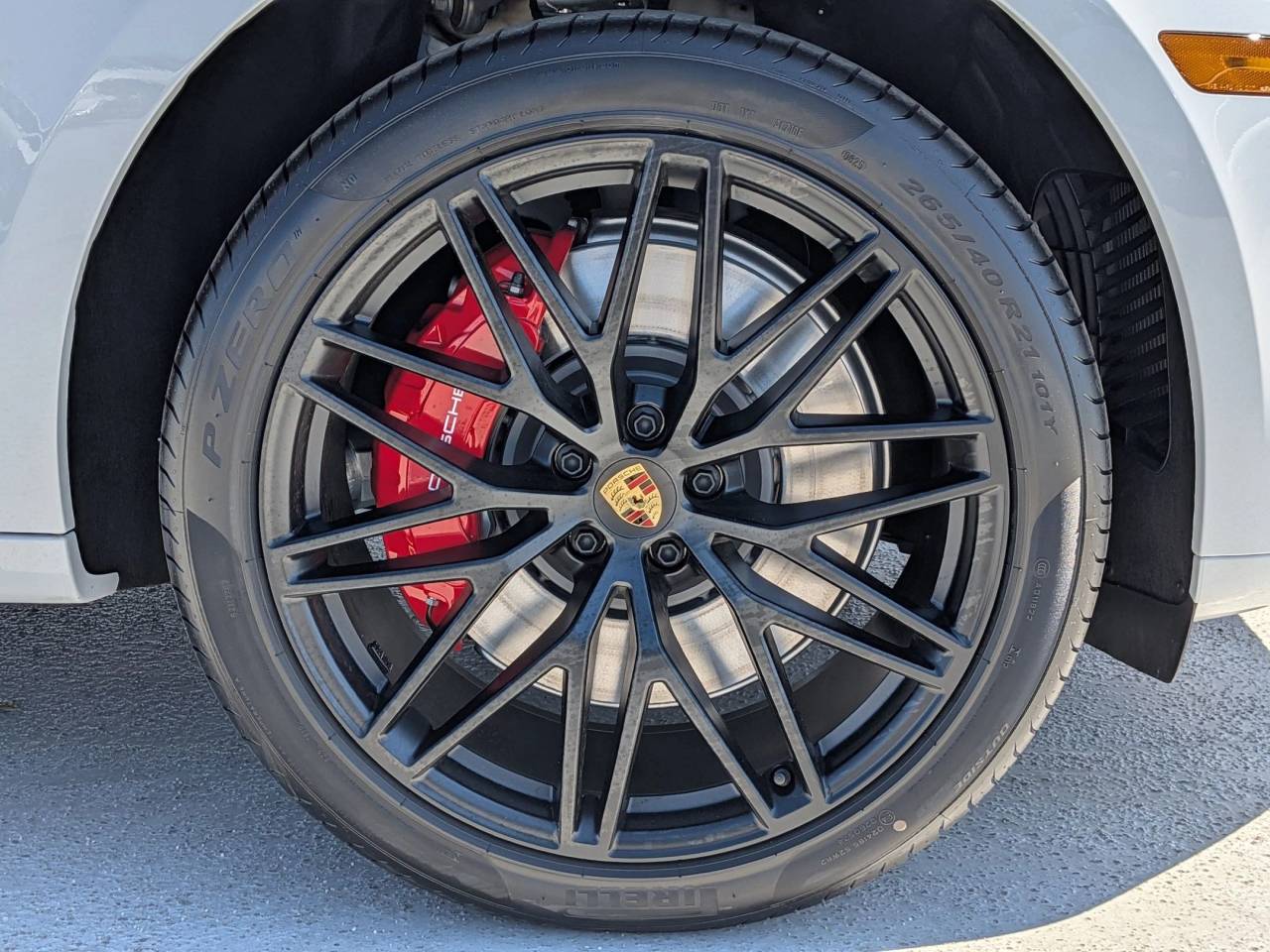 2025 Porsche Macan GTS photo 28
