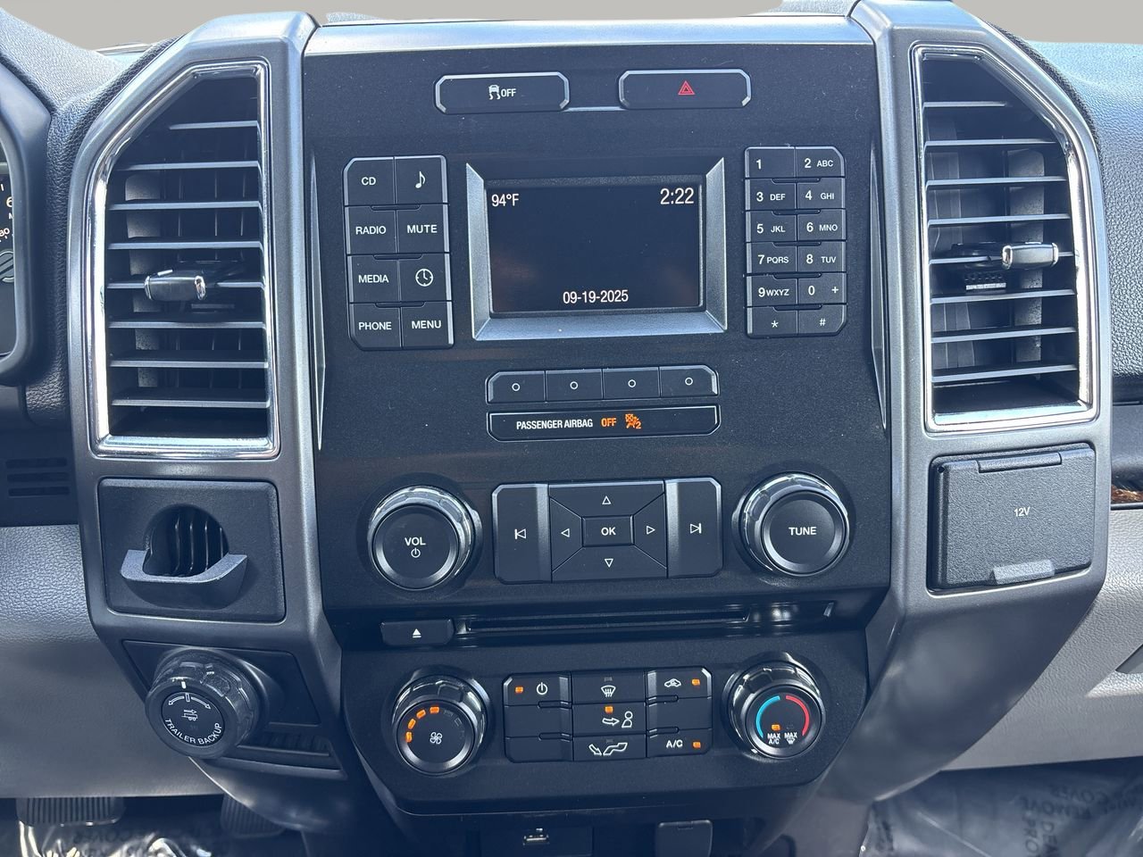 2016 Ford F-150 XLT photo 20