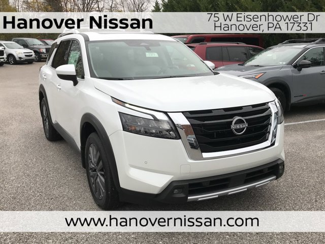 2025 Nissan Pathfinder SL's photo