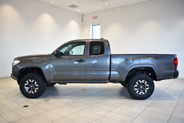2021 Toyota Tacoma SR 4x4 Access Cab photo 5