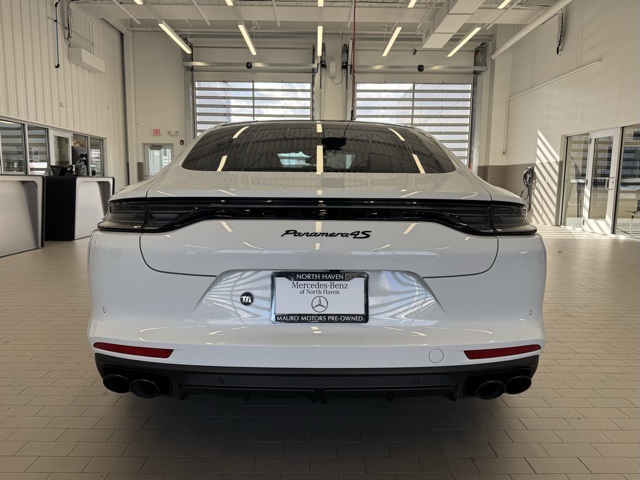 2023 Porsche Panamera 4 Platinum photo 4