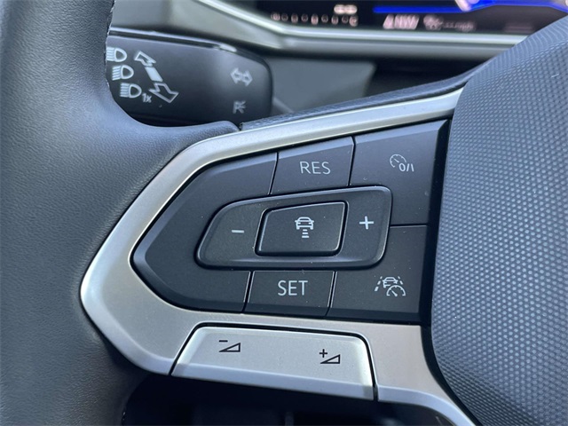 2025 Volkswagen Taos SE photo 22