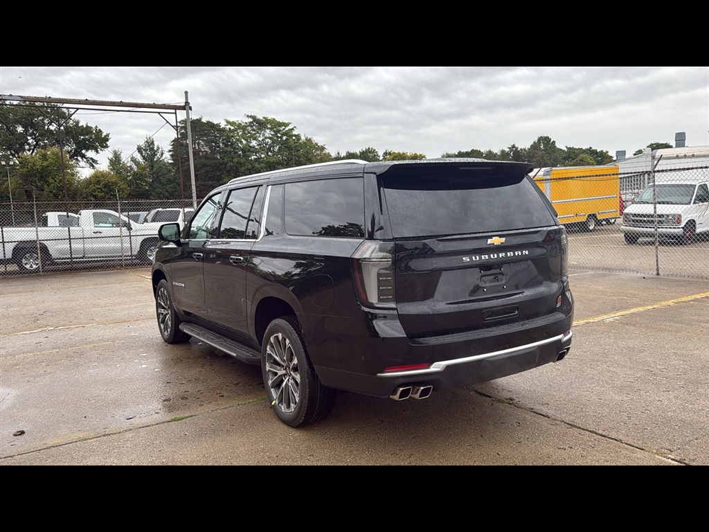 2026 Chevrolet Suburban High Country photo 3