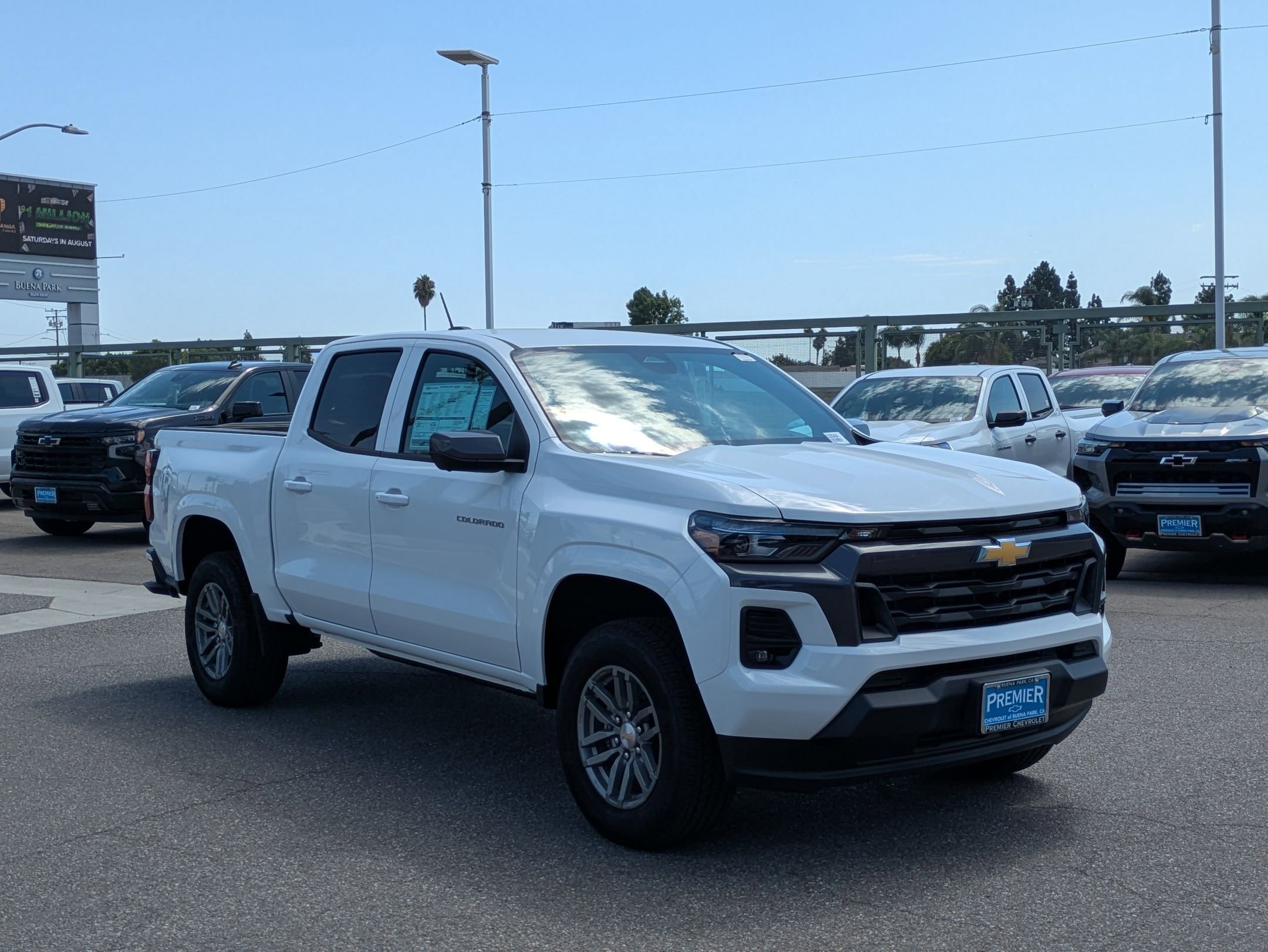 2025 Chevrolet Colorado Work Truck LT photo 7