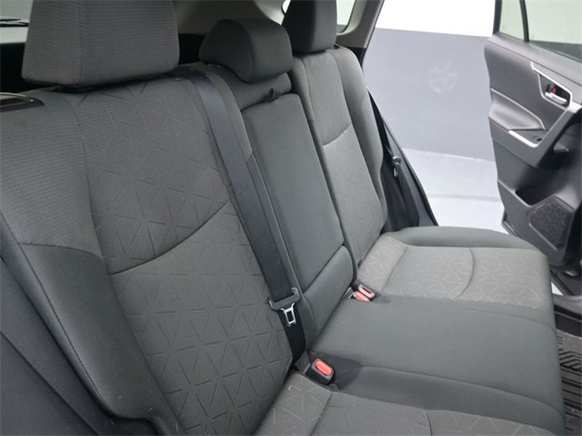 2020 Toyota RAV4 XLE photo 20