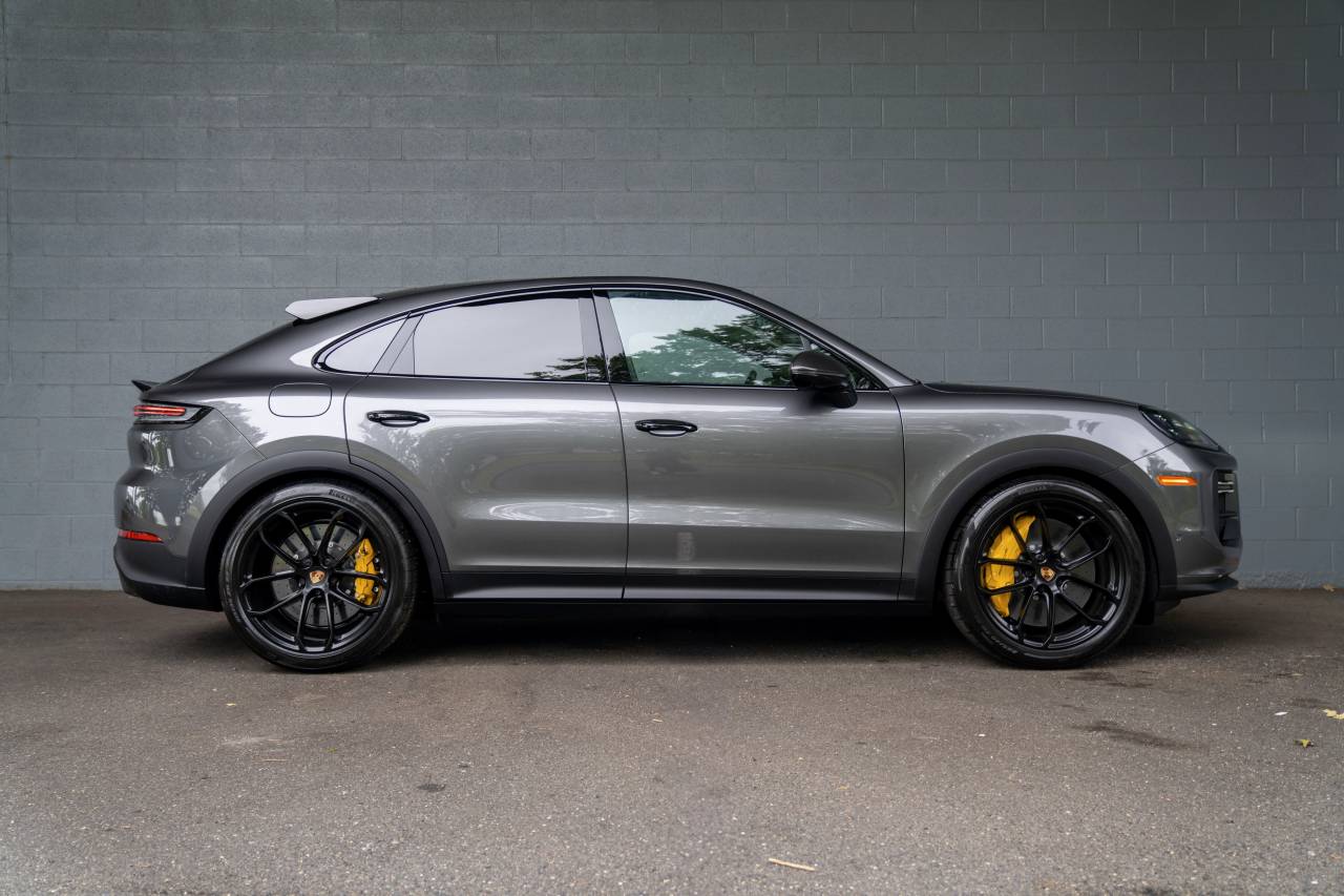 2025 Porsche Cayenne Turbo GT photo 16