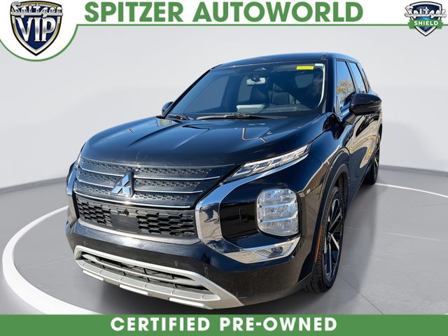 2022 Mitsubishi Outlander SE's photo