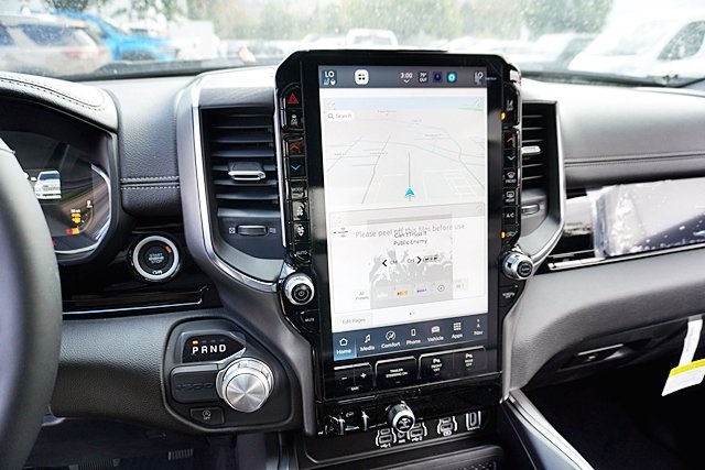 New 2026 Diamond Black Crystal Pearl-Coat Exterior Paint RAM Laramie image 30