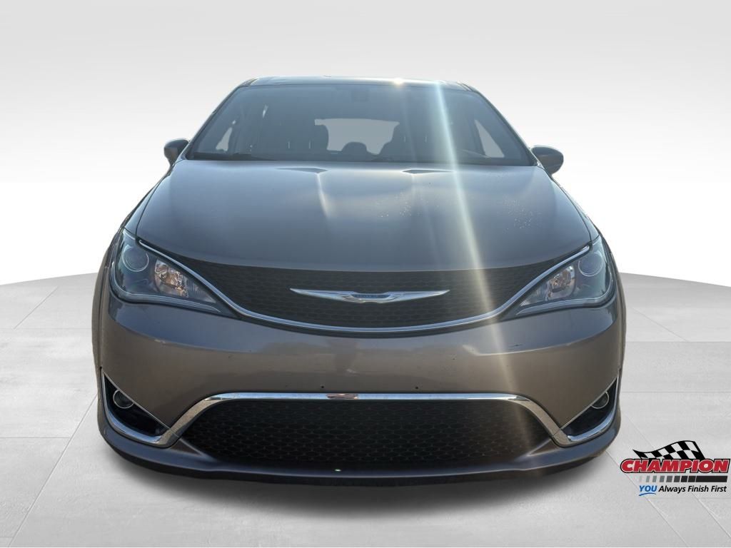 2018 Chrysler Pacifica Touring Plus photo 4