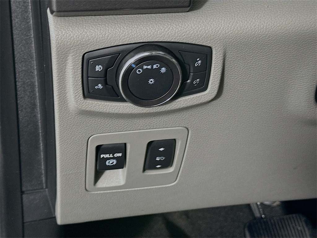 2019 Ford F-150 XLT photo 10