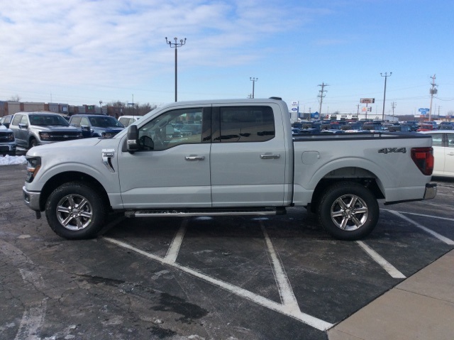 2025 Ford F-150 XLT photo 3