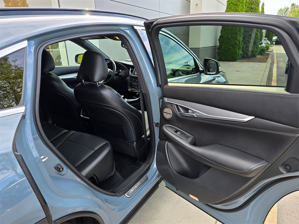 2022 Infiniti QX55 Essential photo 28