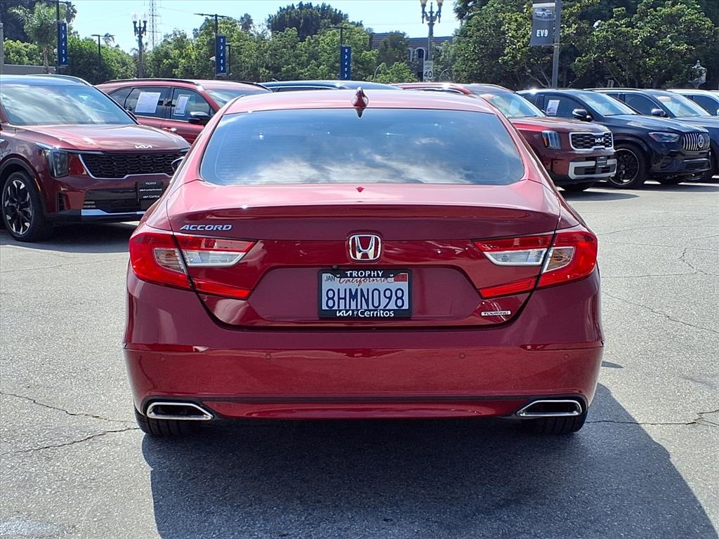 2018 Honda Accord Touring 1.5T photo 4