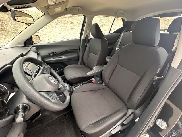 2025 Nissan Kicks Play S photo 20