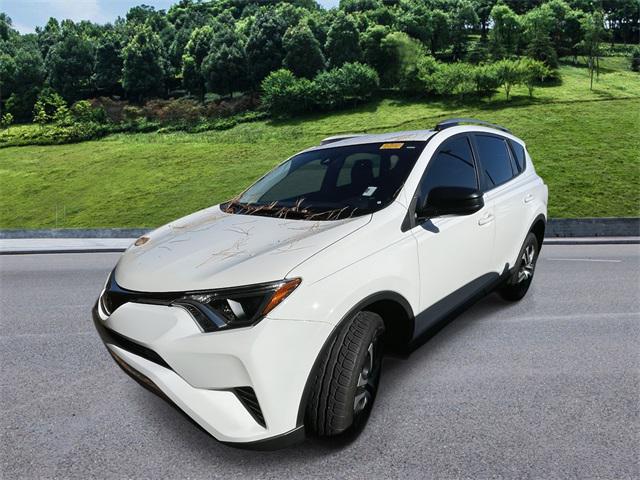 2017 Toyota RAV4 LE's photo