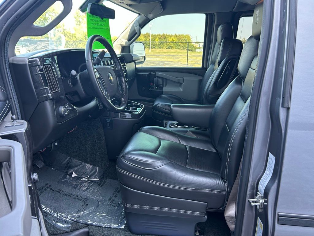 2021 Chevrolet Express LS photo 9
