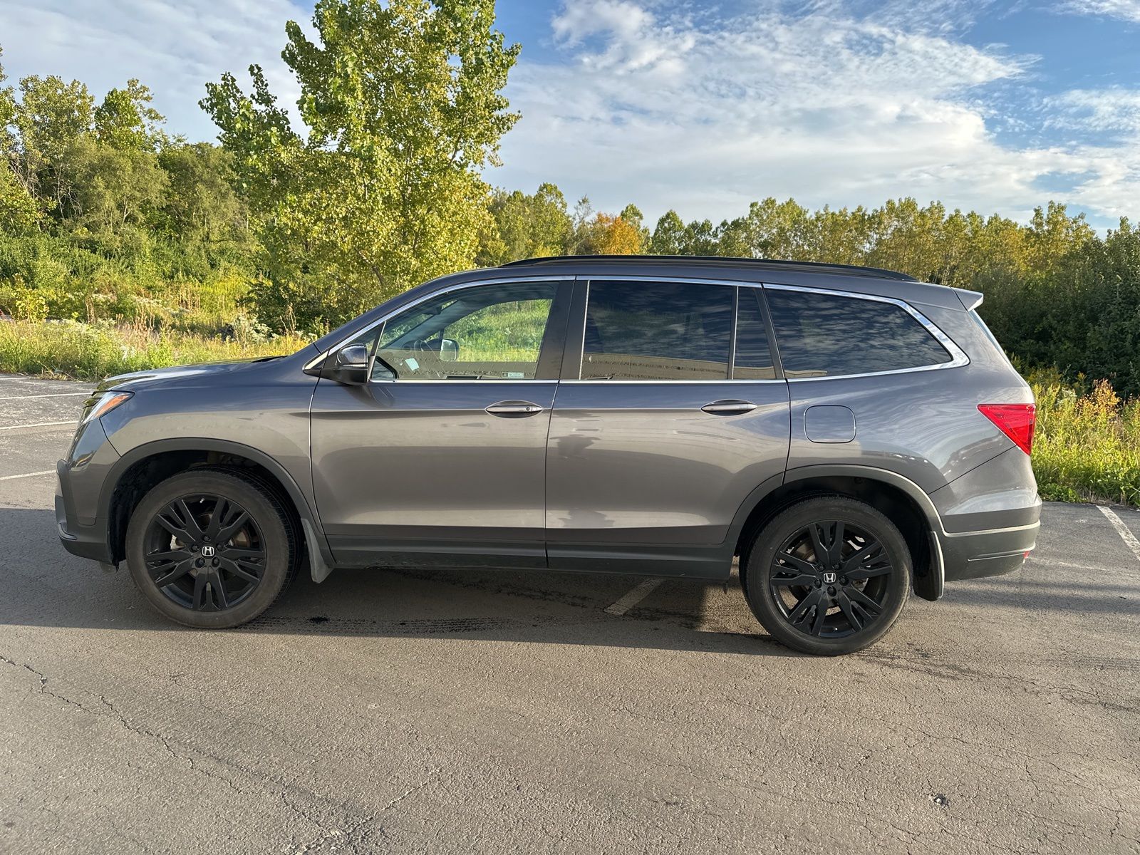2022 Honda Pilot Special Edition photo 3
