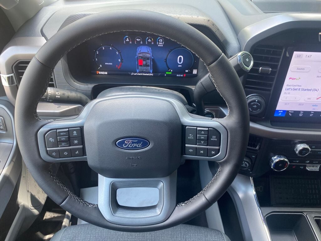 2025 Ford F-150 XLT photo 8