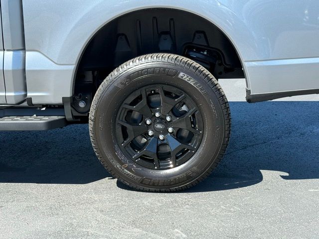 2025 Ford F-150 Lightning XLT photo 12
