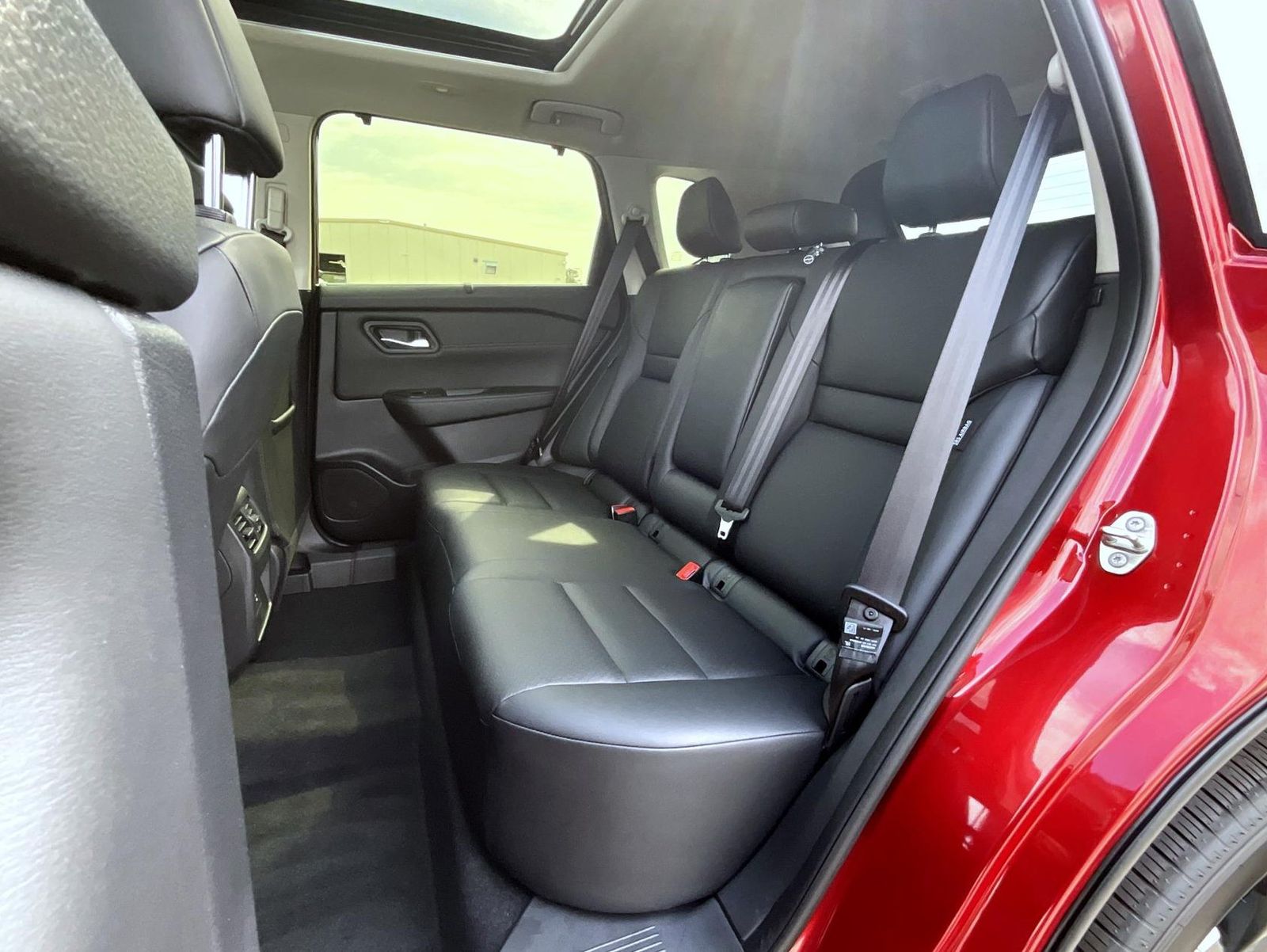 2026 Nissan Rogue SV photo 11