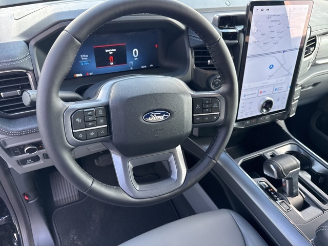 2025 Ford F-150 Lightning photo 10
