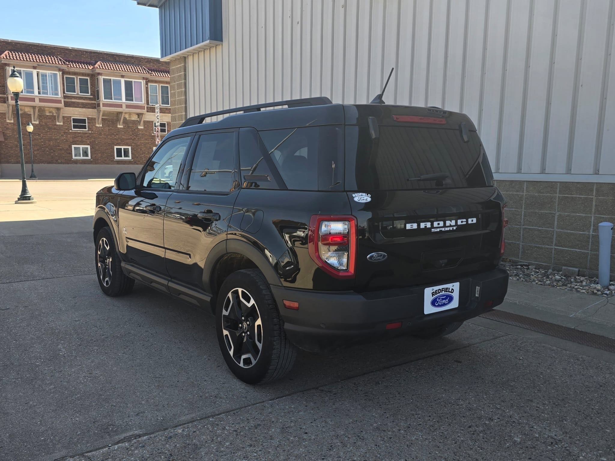 2021 Ford Bronco Sport Outer Banks photo 2