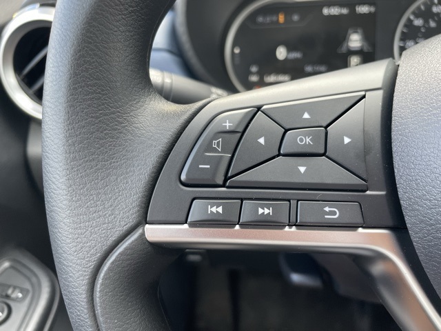 2025 Nissan Versa SV photo 10