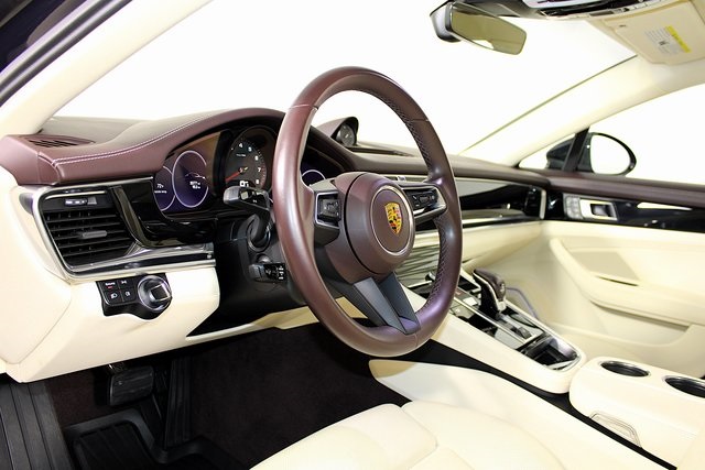 2022 Porsche Panamera 4 photo 4