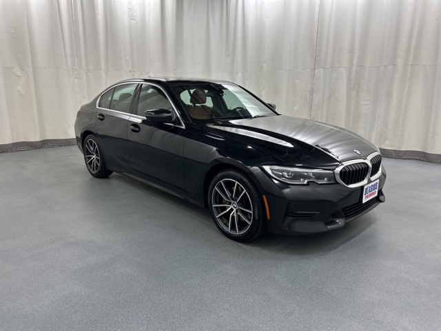 2022 BMW 3 Series 330i's photo