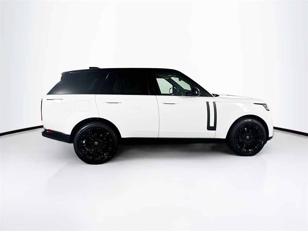 2025 Land Rover Range Rover SE photo 2