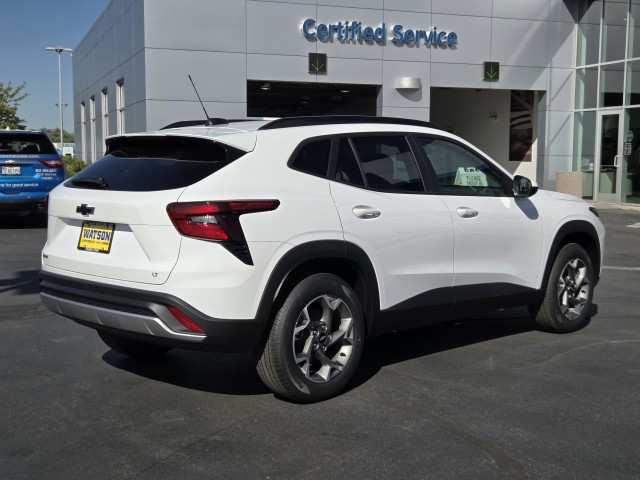2026 Chevrolet Trax LT photo 4
