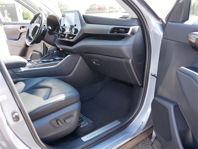 2021 Toyota Highlander Limited photo 20