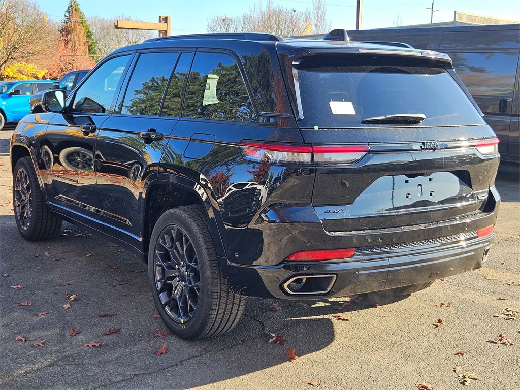 2025 Jeep Grand Cherokee Summit photo 4